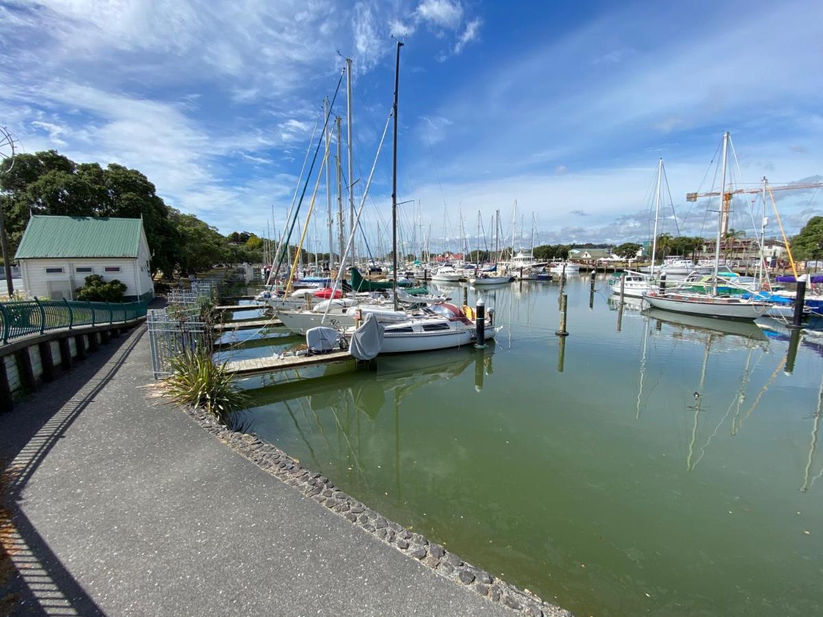 Appartement On The Water Boat House à Whangarei Extérieur photo